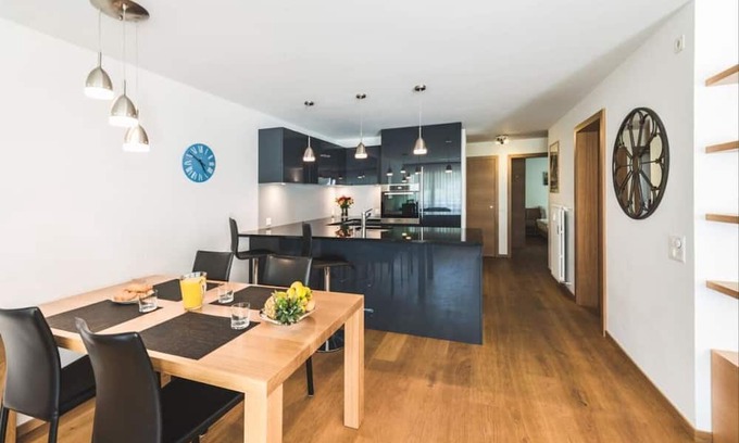 Zermatt Apartment | Perfect for families, South Facing balcony, 3-4 mins ski lift 5-6 mins town