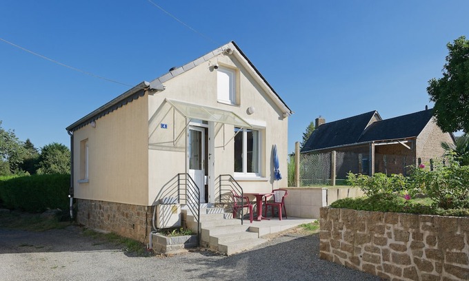 Monthault Cottage | Rental for 2 people, 7 km from Louvigné-du-Désert (35420)