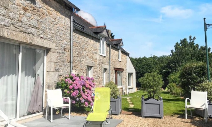 Huelgoat House | Les Gites du chaos d'Huelgoat – Renovated Former Bakehouse