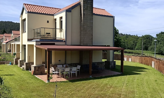 Hazas de Cesto Ski Chalet | La Mimosa de Hazas, Cantabria sea and mountains