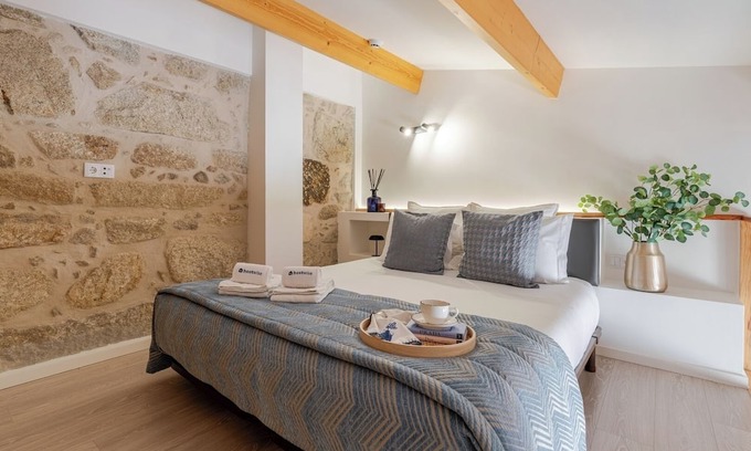 Sao Mamede de Infesta House | Authentic Studio 11 with Terrace by HostWise