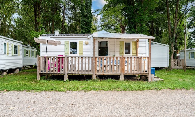 Boofzheim Apartment | Apartment 'Lydia's Mobilhome' with Shared Pool, Private Terrace and Private Garden