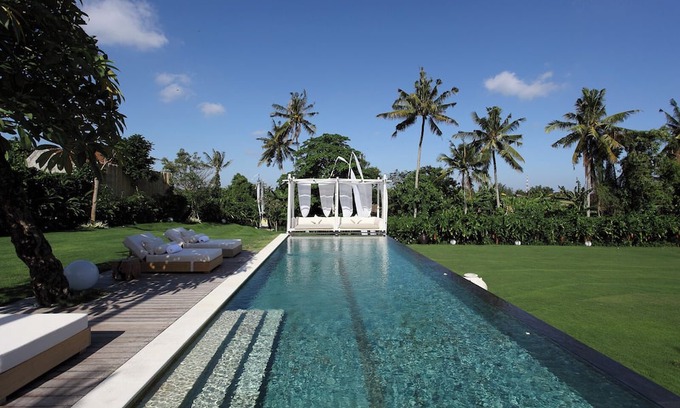 Padonan Villa | Spacious, 6-Bedroom Family Villa in Canggu