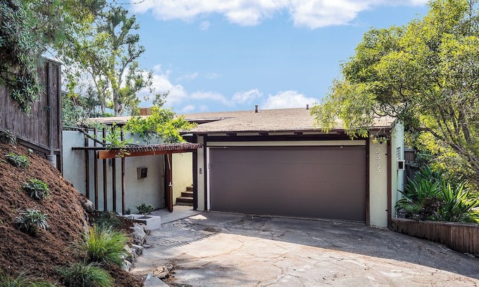 Silver Lake House | Spectacular Silver Lake View Home