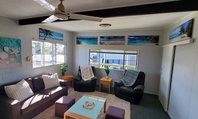 St Helens Beach House | Serene St Helens Beach affordable. Multi Families. Crabbing, fishing & relax.