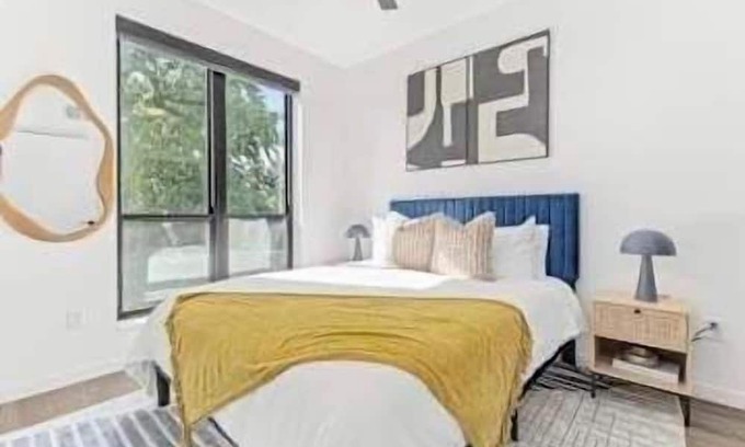 St. Anthony West Apartment | Modern 1BD Near DT & UMN | Gym | Street Parking