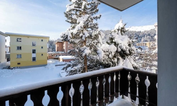 Sankt Moritz-Bad Apartment | Modern Apartment, Near to Skiing Scenic Lake Views