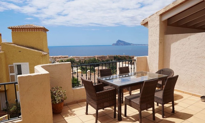 Altea la Vella House | Charming Townhouse with Sea Views & Pool in Altea