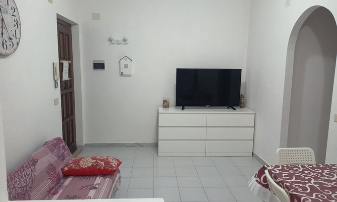 Scalea Apartment | 70sqm furnished apartment 600m from the Sea