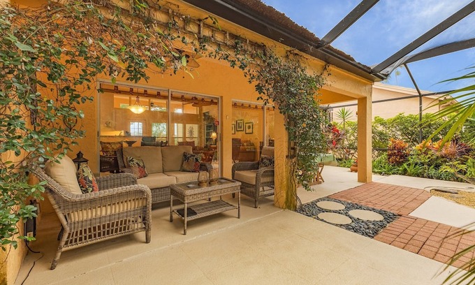 North Naples House | Emerald Lakes Home, Walking Distance to Pool!