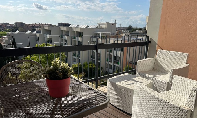 Aurelio Apartment | Panoramic studio apartment with kitchen, balcony and parking space adjacent to metro Cornelia