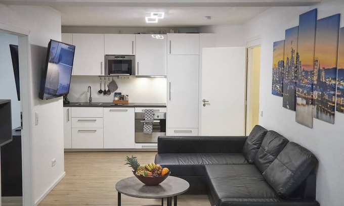 Offenbach am Main Apartment | Modern Apartment with 2 bedrooms, terrace, parking & free rental bikes