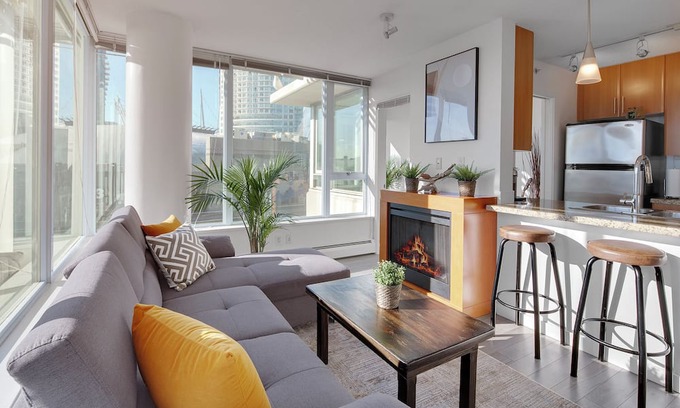 Gastown Condo | Elegance Residence in Downtown/Free Parking/Pet-Friendly