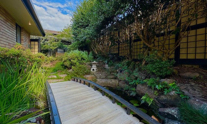 Daisy Hill House | Daisy hill Tranquil Japanese Gardens Retreat